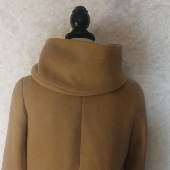 Zara Basic Outerwear Short Beige Coat w/Wrap Around Collar Size Small - Picture 4 of 8